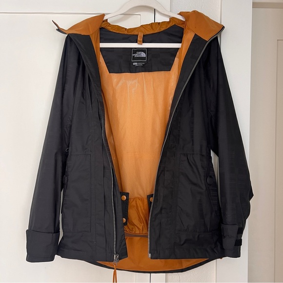 Black North Face Rain Jacket sz XS - Picture 4 of 9